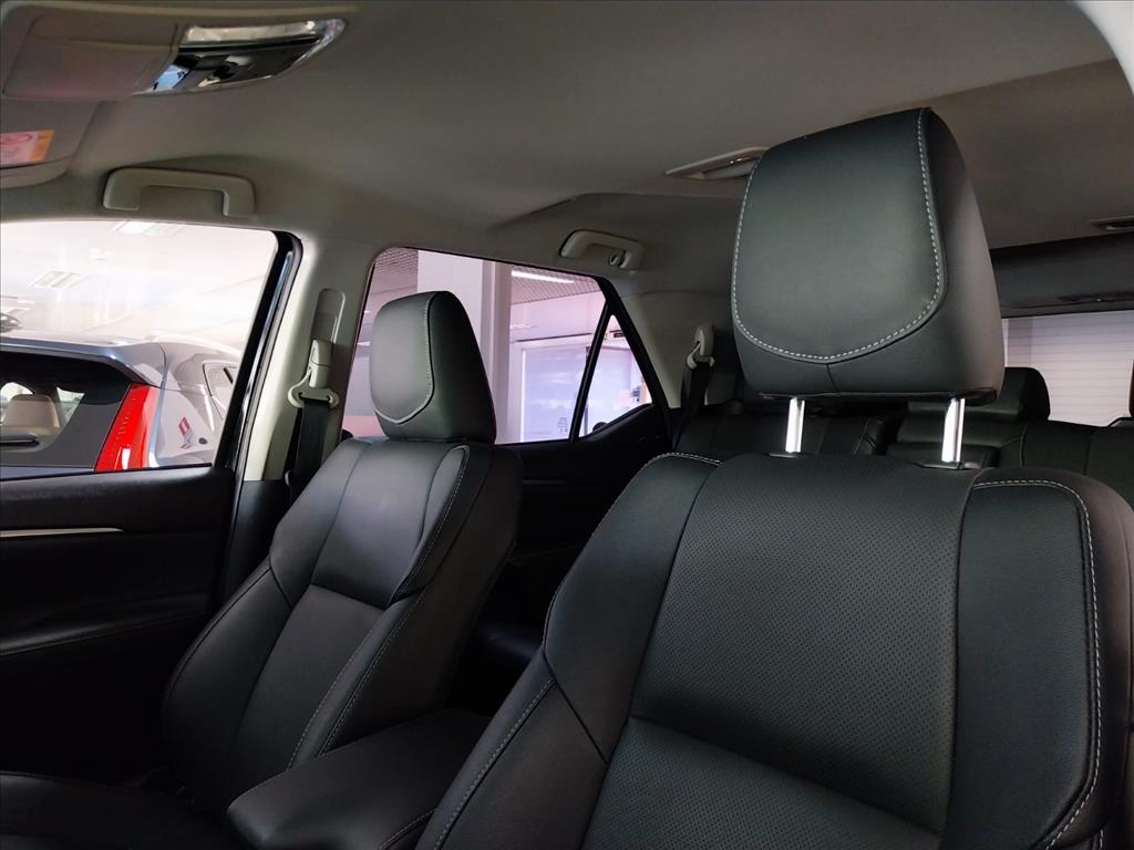 HILUX SW4 2.8 D-4D TURBO DIESEL SRX PLATINUM 7L 4X4 AUTOMÁTICO11