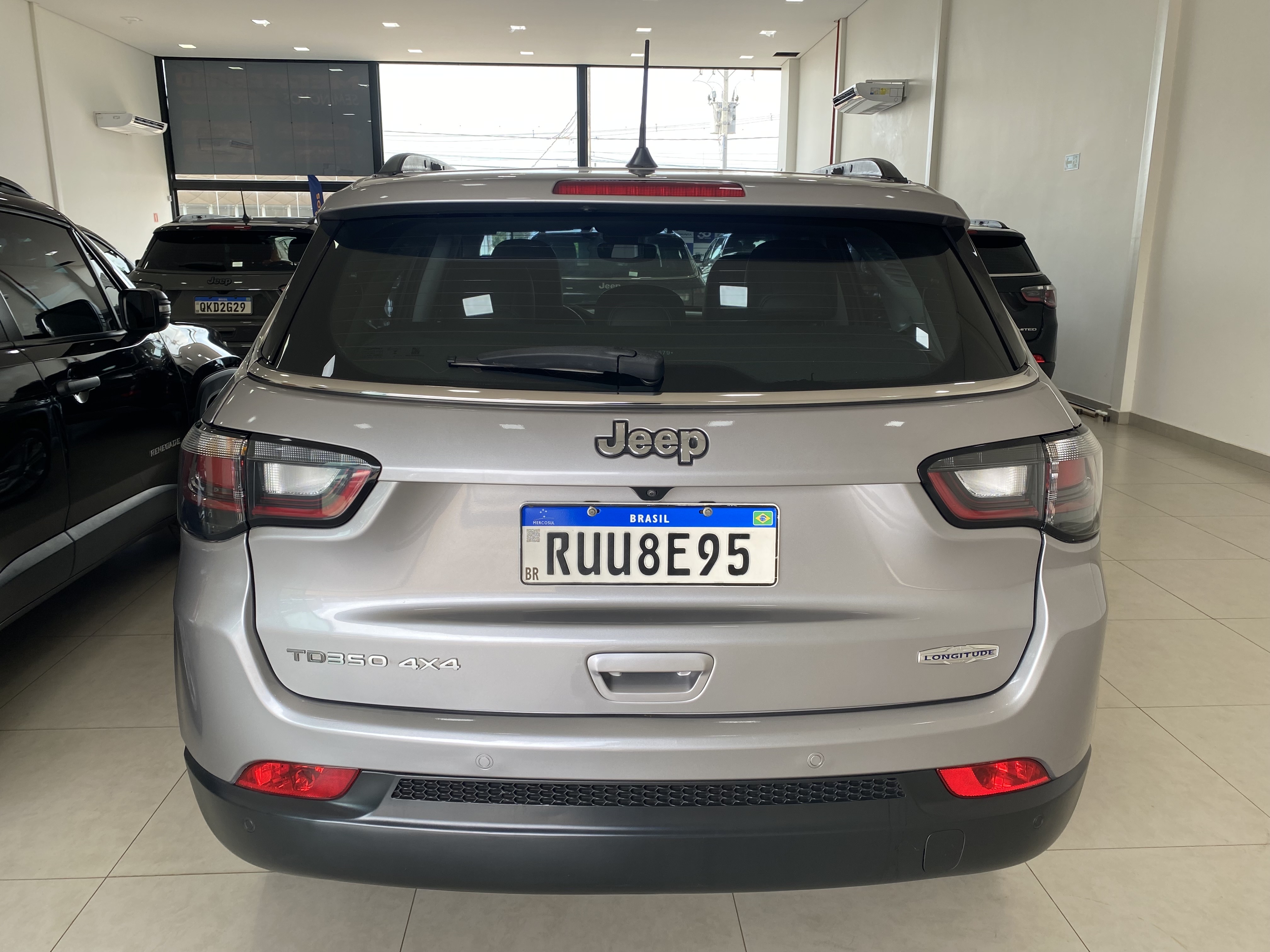 COMPASS 2.0 TD350 TURBO DIESEL LONGITUDE AT95