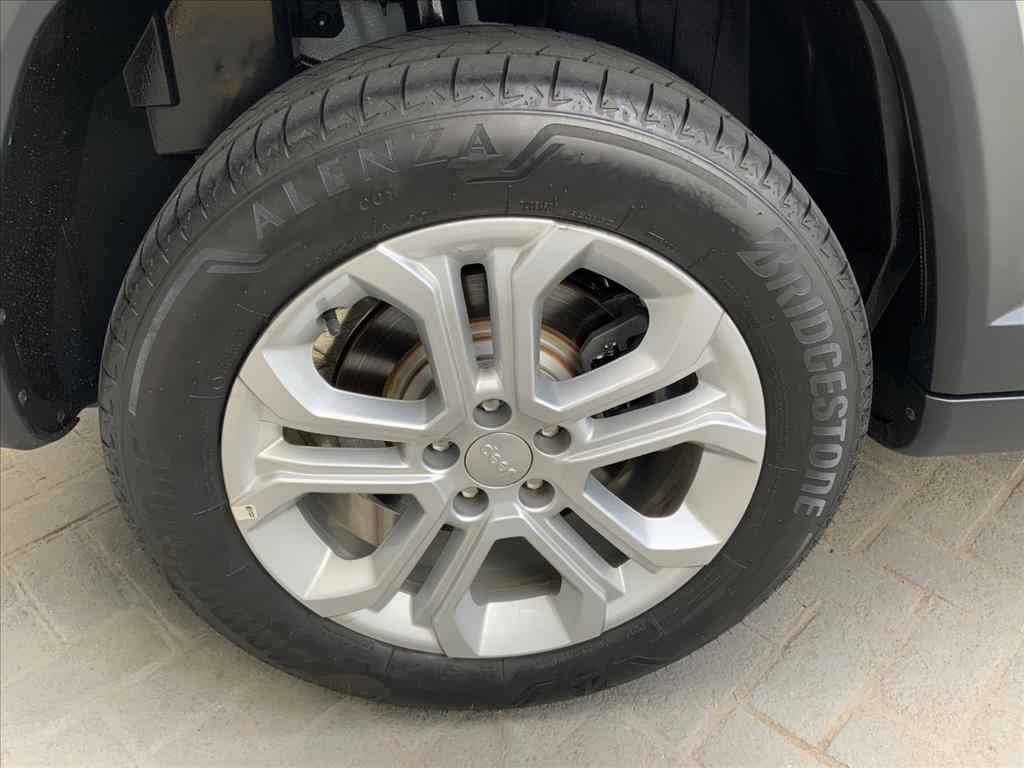 Jeep-COMMANDER-1.3 T270 TURBO FLEX LONGITUDE AT6