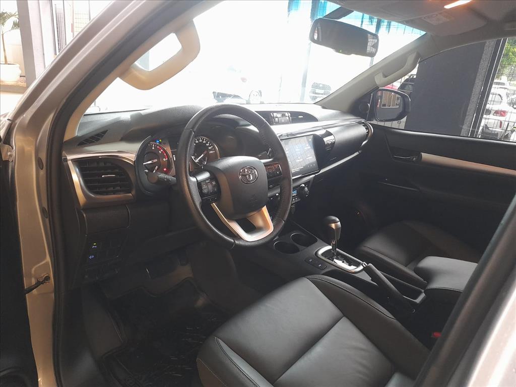 HILUX 2.8 D-4D TURBO DIESEL CD SRV 4X4 AUTOMÁTICO10