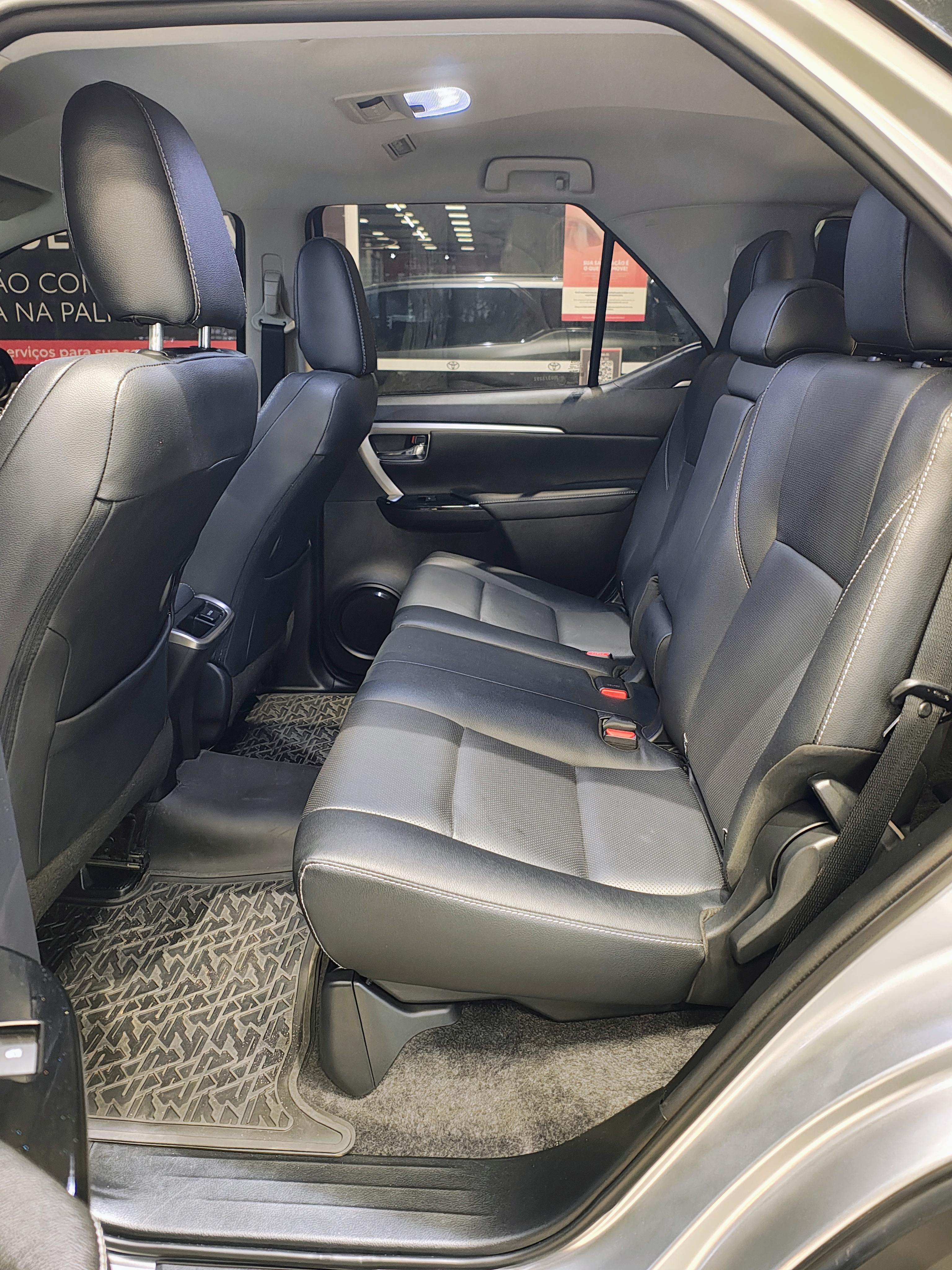 HILUX SW4 2.8 D-4D TURBO DIESEL SRX PLATINUM 7L 4X4 AUTOMÁTICO8