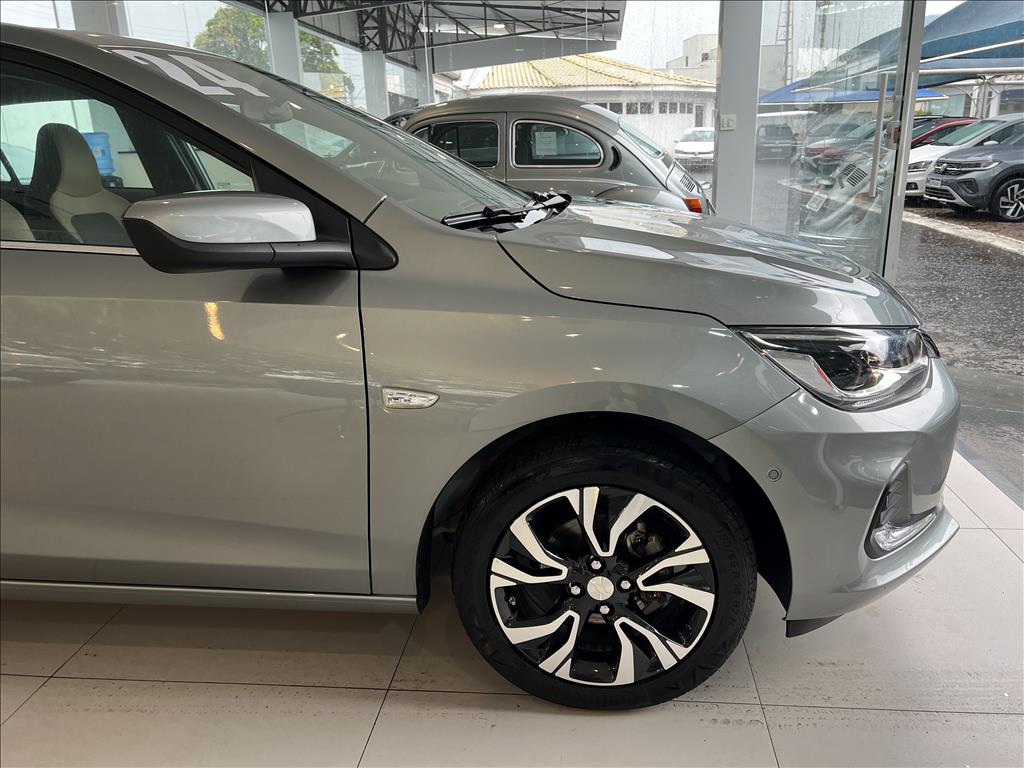 ONIX 1.0 TURBO FLEX PREMIER AUTOMÁTICO4