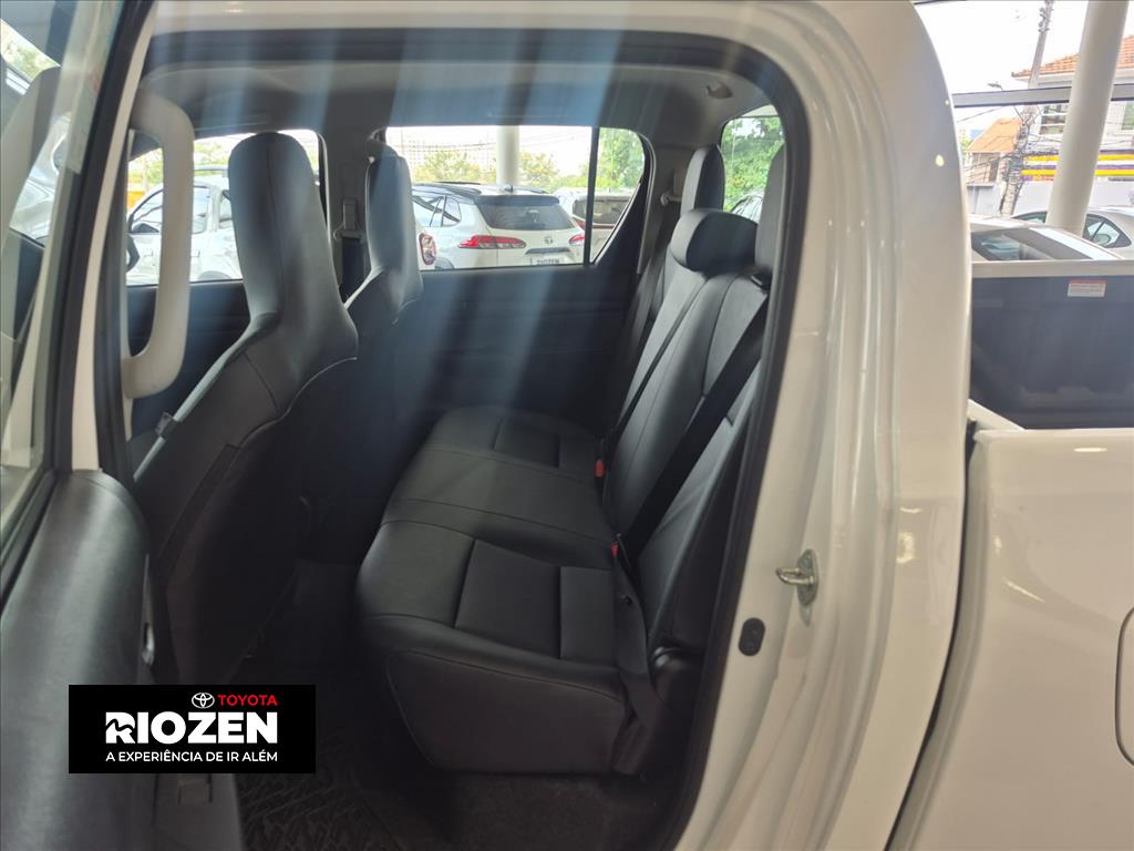 HILUX 2.8 D-4D TURBO DIESEL CD POWER PACK 4X4 AUTOMÁTICO5