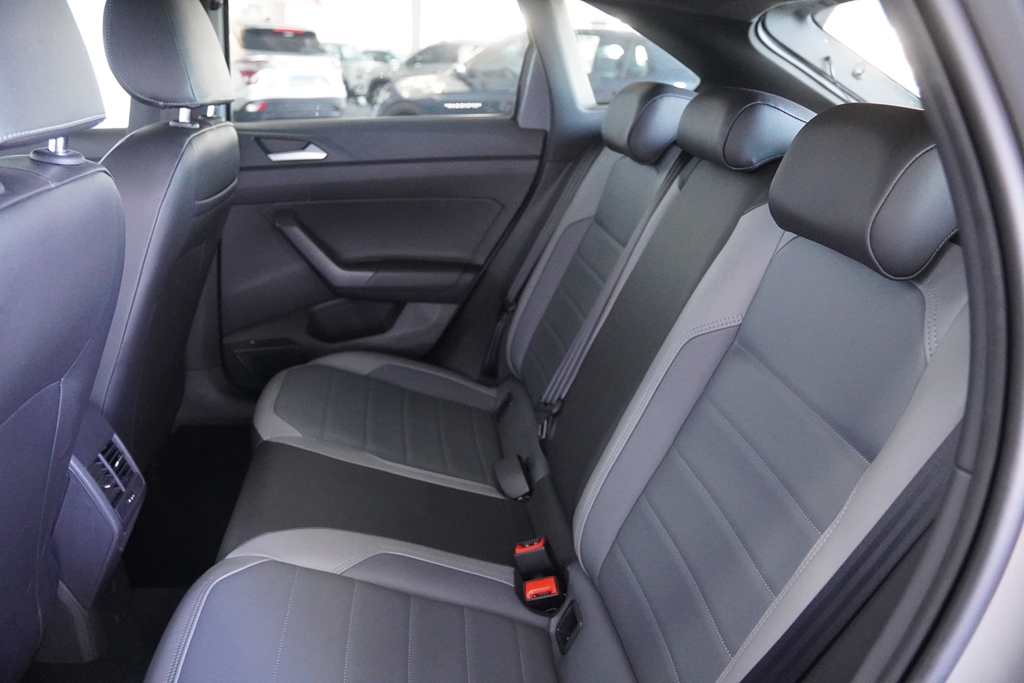 NIVUS 1.0 200 TSI TOTAL FLEX HIGHLINE AUTOMÁTICO9