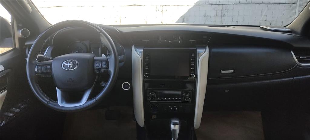 HILUX SW4 2.8 D-4D TURBO DIESEL DIAMOND 7L 4X4 AUTOMÁTICO10