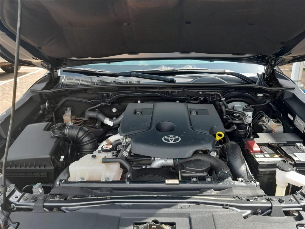 HILUX 2.8 D-4D TURBO DIESEL CD SR 4X4 AUTOMÁTICO11