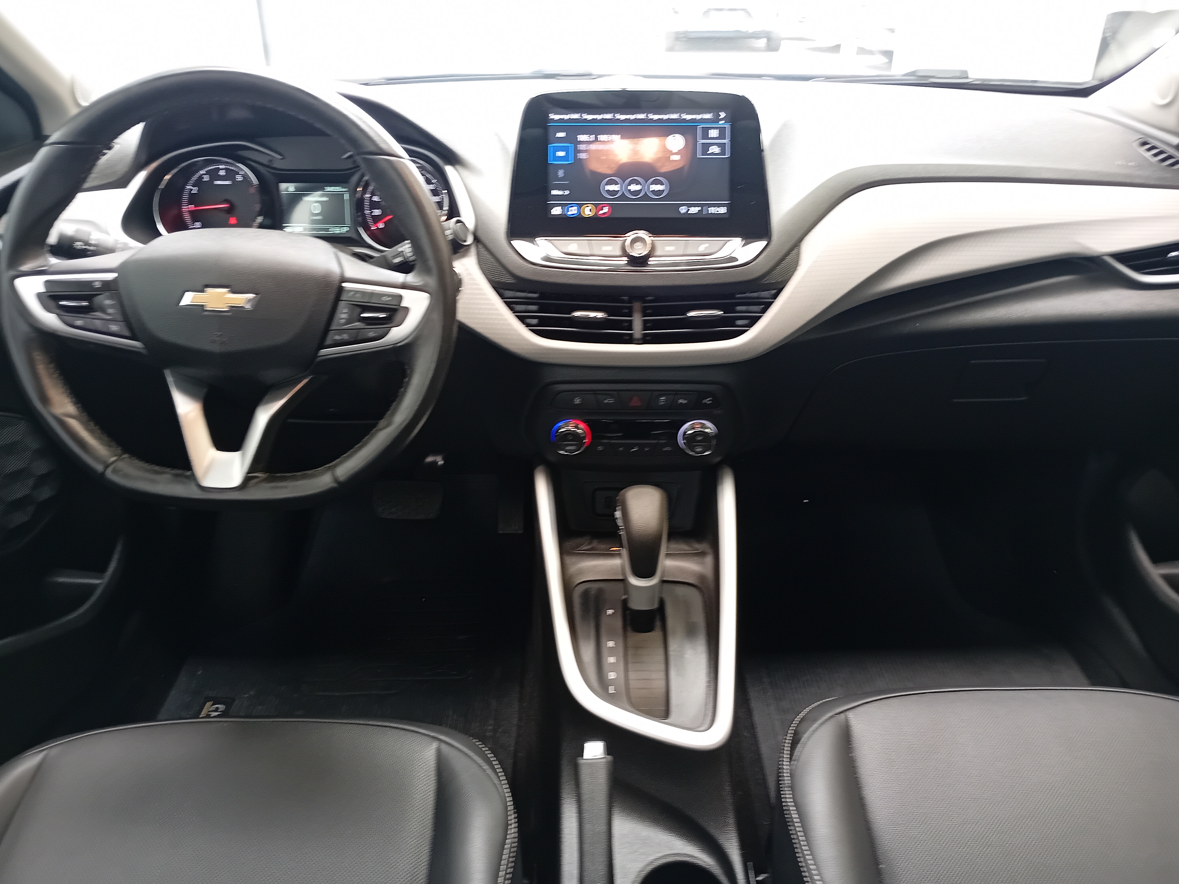 ONIX PLUS 1.0 TURBO FLEX PREMIER AUTOMÁTICO10