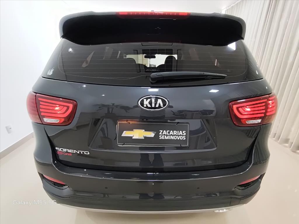SORENTO 2.4 16V GASOLINA EX 7L AUTOMÁTICO3