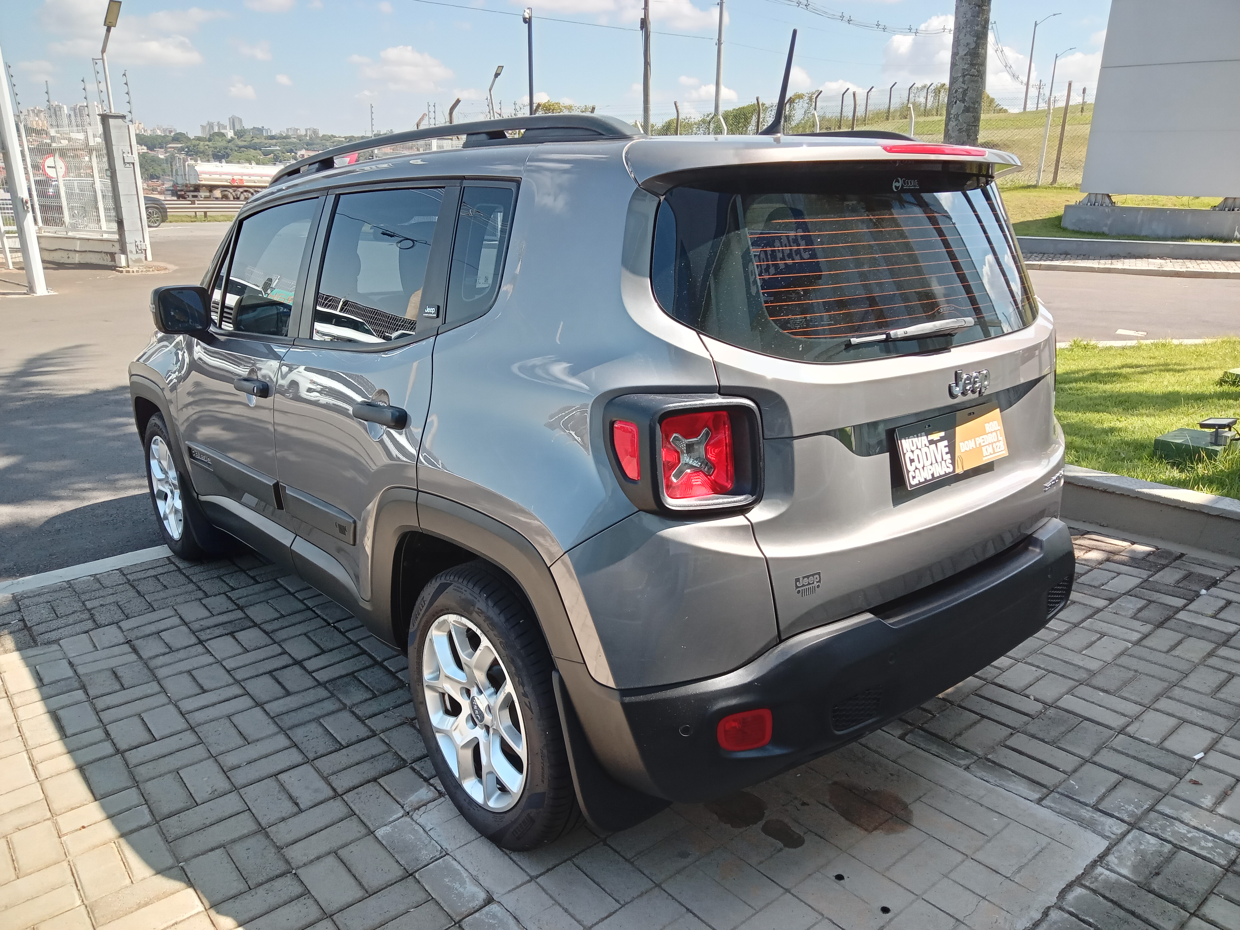 RENEGADE 1.8 16V FLEX SPORT 4P AUTOMÁTICO3