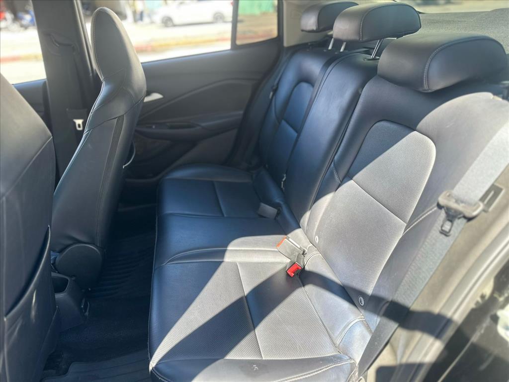 GM - Chevrolet-ONIX PLUS-1.0 FLEX LT MANUAL