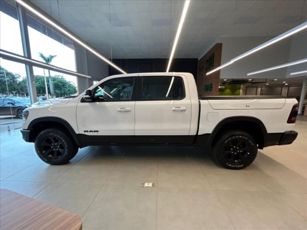 1500 5.7 V8 GASOLINA REBEL CD 4X4 AUTOMÁTICO3