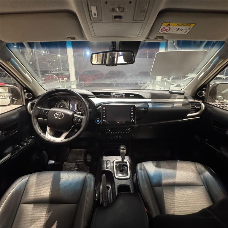 HILUX 2.8 D-4D TURBO DIESEL CD SRX 4X4 AUTOMÁTICO11