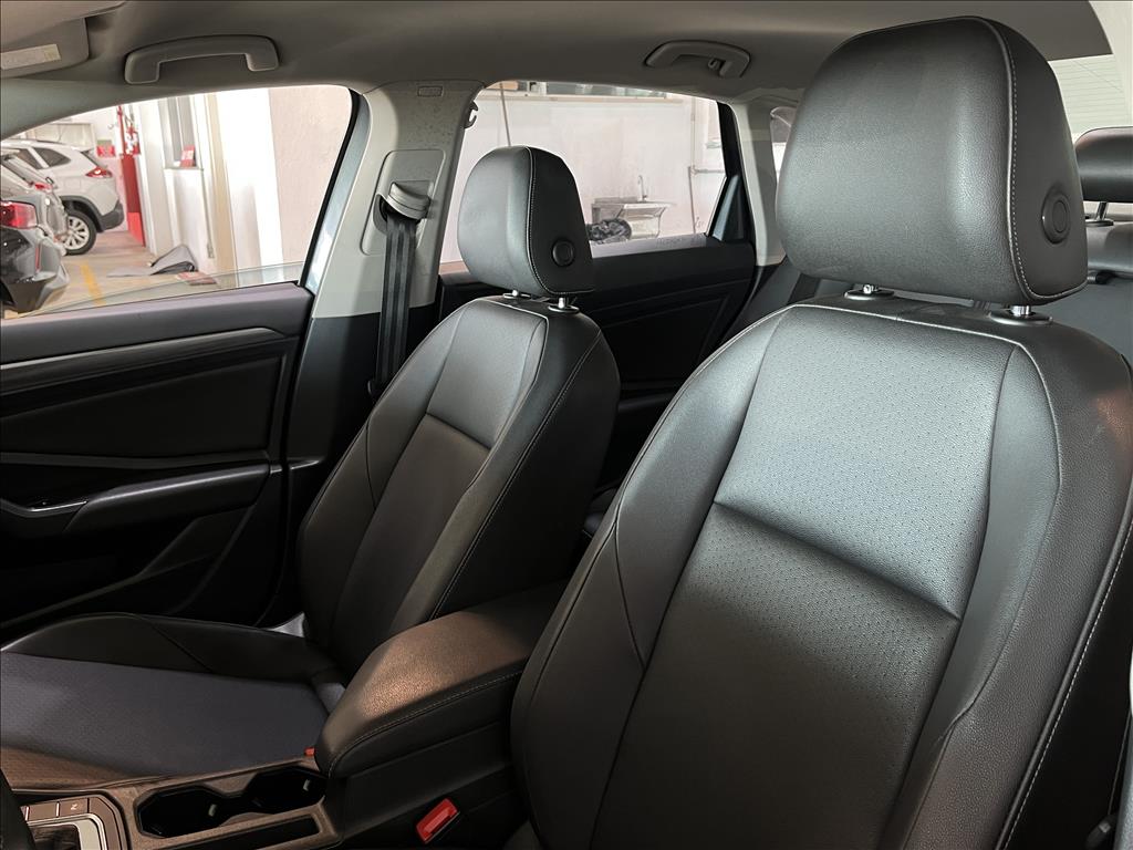JETTA 1.4 250 TSI TOTAL FLEX COMFORTLINE TIPTRONIC10