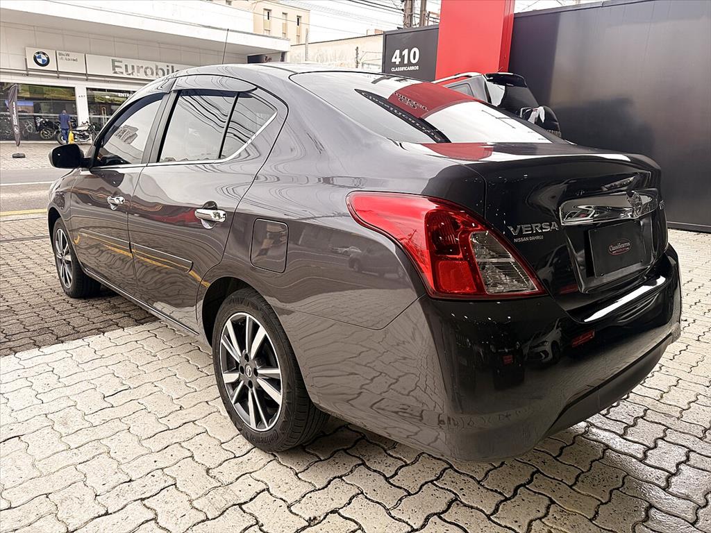 Nissan Versa - 1.6 16V FLEXSTART SL 4P XTRONIC