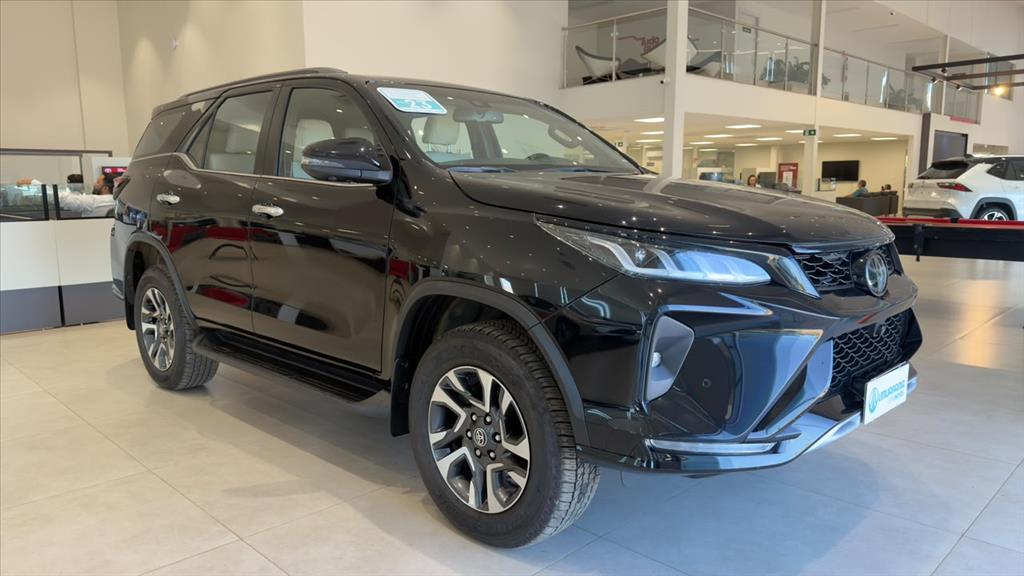 HILUX SW4 2.8 D-4D TURBO DIESEL DIAMOND 7L 4X4 AUTOMÁTICO4