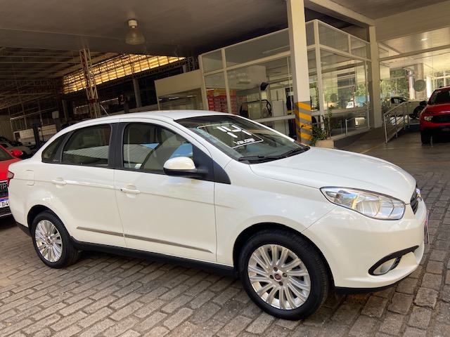 GRAND SIENA 1.6 MPI ESSENCE 16V FLEX 4P MANUAL GRAND SIENA 1.6 MPI ESSENCE 16V FLEX 4P MANUAL