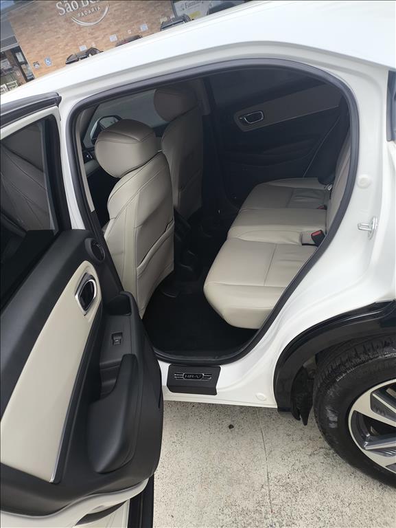 HR-V 1.5 DI I-VTEC TURBO FLEX TOURING CVT HR-V 1.5 DI I-VTEC TURBO FLEX TOURING CVT
