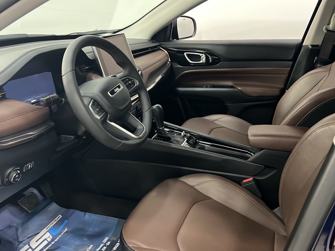 COMPASS 2.0 TD350 TURBO DIESEL LIMITED AT93 COMPASS 2.0 TD350 TURBO DIESEL LIMITED AT93