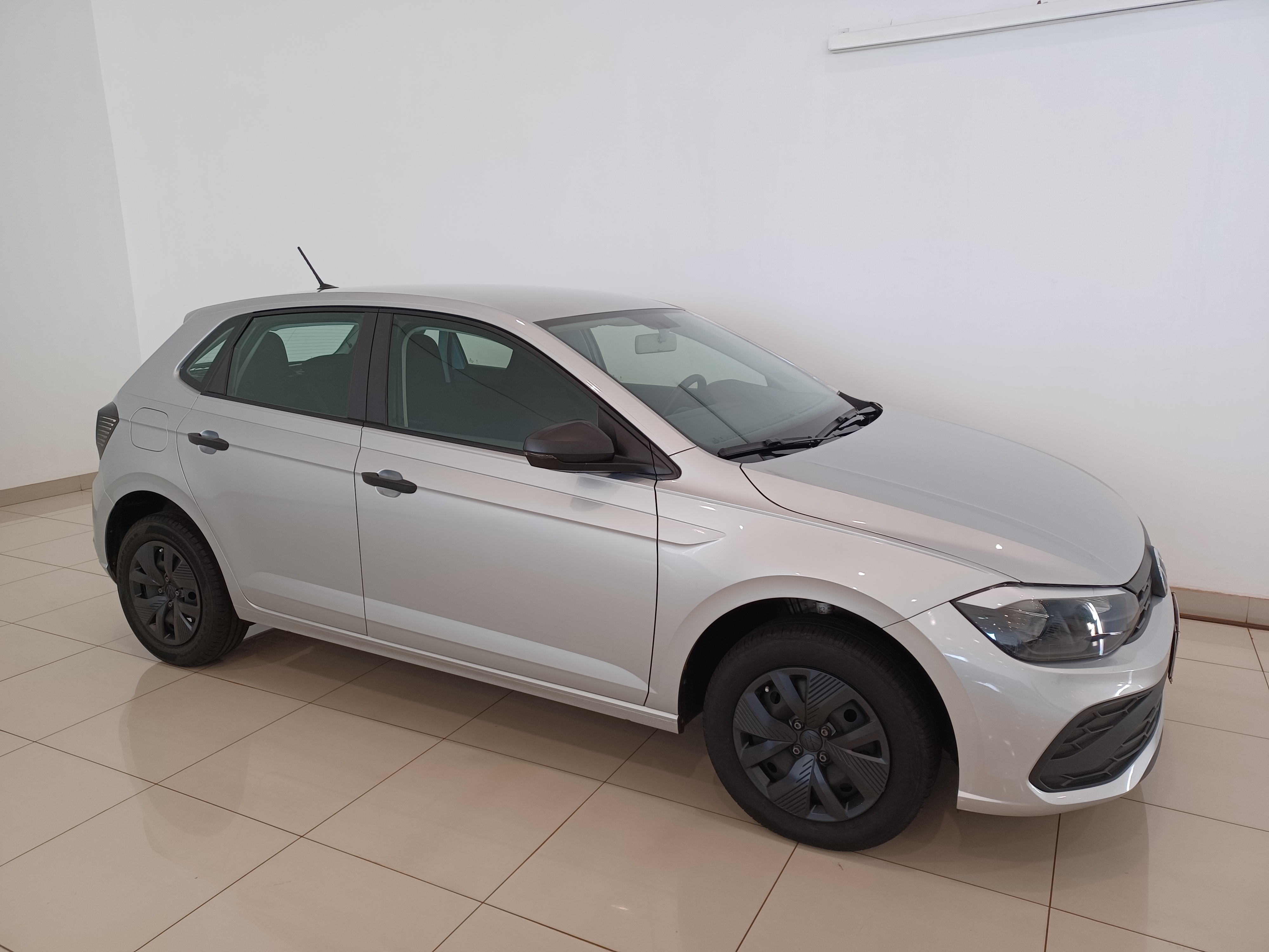 Volkswagen-POLO-1.0 MPI TRACK MANUAL