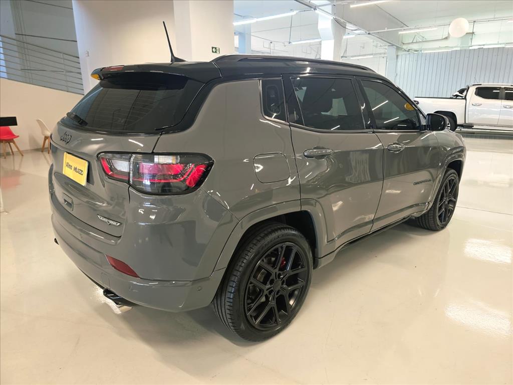 COMPASS 2.0 HURRICANE 4 TURBO GASOLINA BLACKHAWK AT95