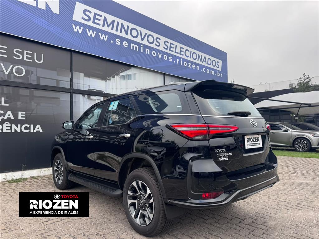 HILUX SW4 2.8 D-4D TURBO DIESEL SRX PLATINUM 7L 4X4 AUTOMÁTICO16