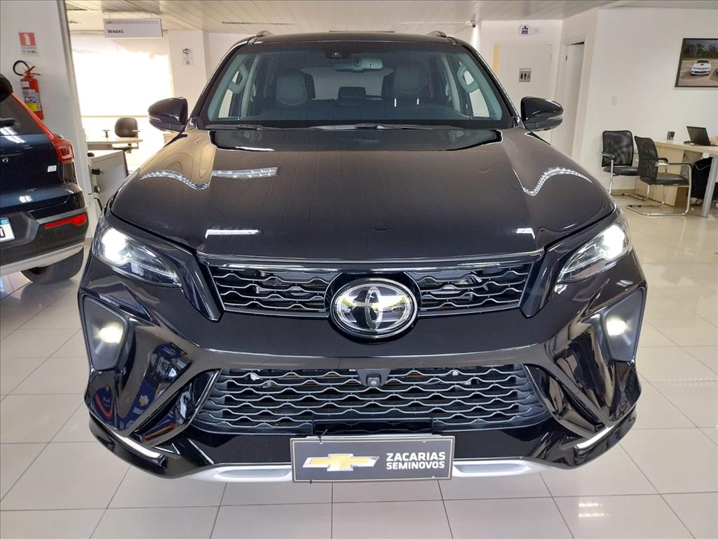 HILUX SW4 2.8 D-4D TURBO DIESEL SRX PLATINUM 7L 4X4 AUTOMÁTICO HILUX SW4 2.8 D-4D TURBO DIESEL SRX PLATINUM 7L 4X4 AUTOMÁTICO