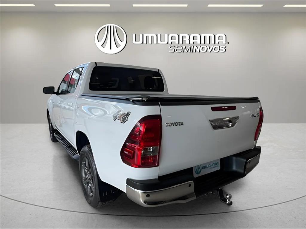 HILUX 2.8 D-4D TURBO DIESEL CD SR 4X4 AUTOMÁTICO4