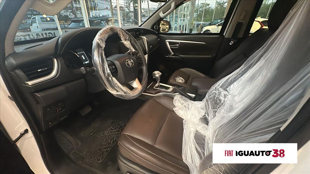 HILUX SW4 2.7 SRV 7 LUGARES 4X2 16V FLEX 4P AUTOMÁTICO9