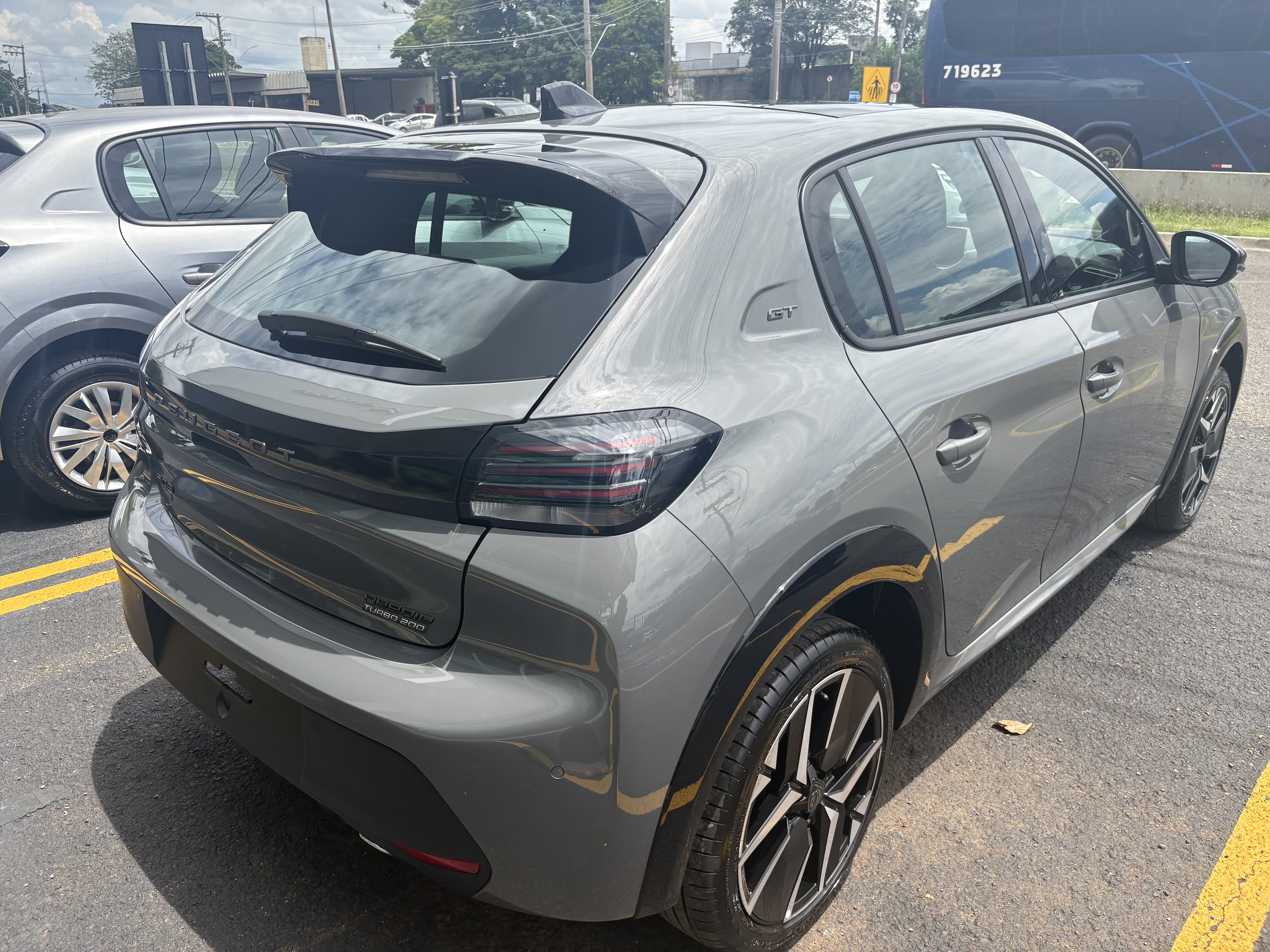 208 1.0 TURBO 200 HYBRID GT CVT2