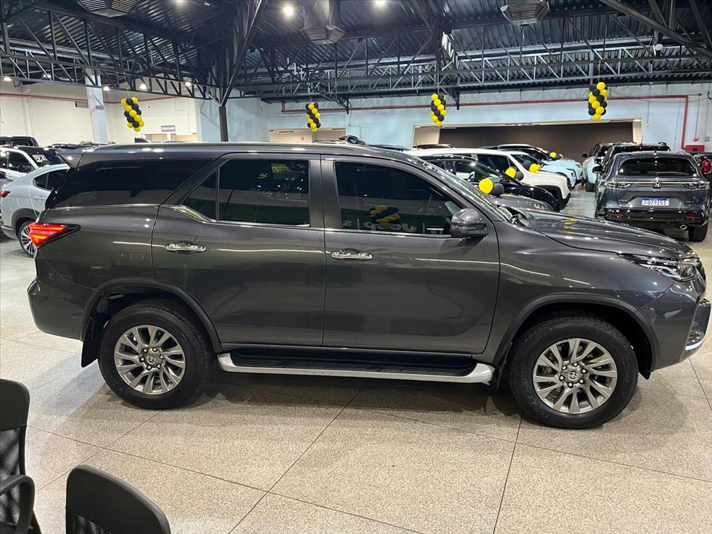 HILUX SW4 2.8 D-4D TURBO DIESEL SRX 4X4 AUTOMÁTICO3