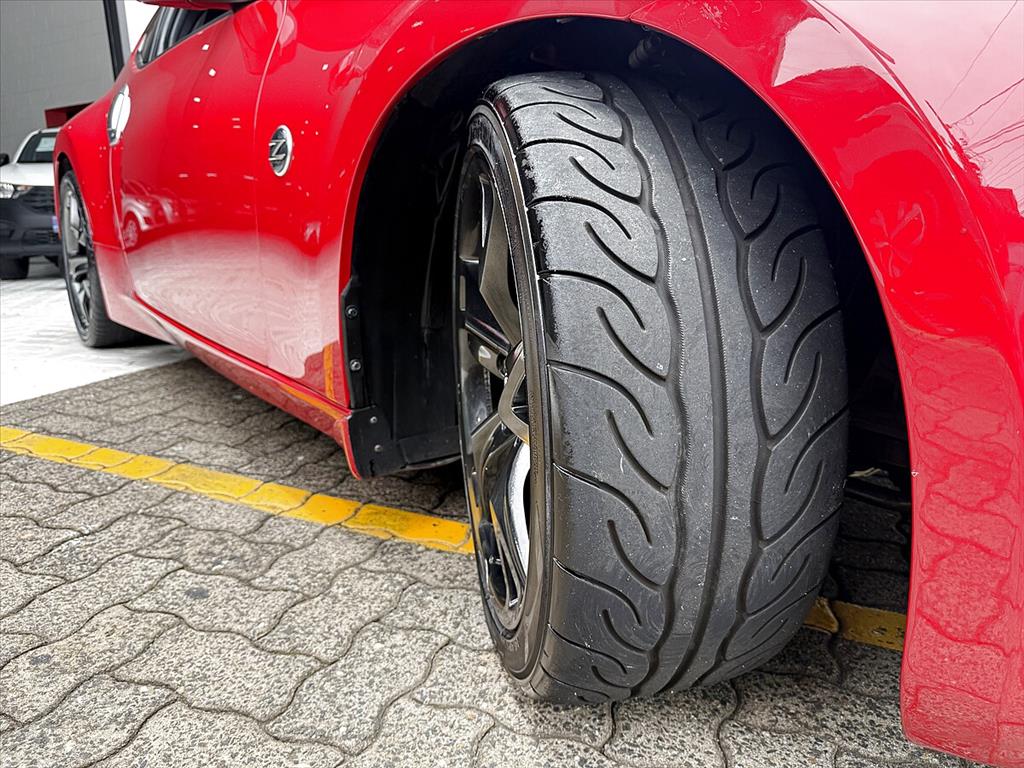 Nissan 370Z - 3.7 COUPÉ V6 24V GASOLINA 2P AUTOMÁTICO