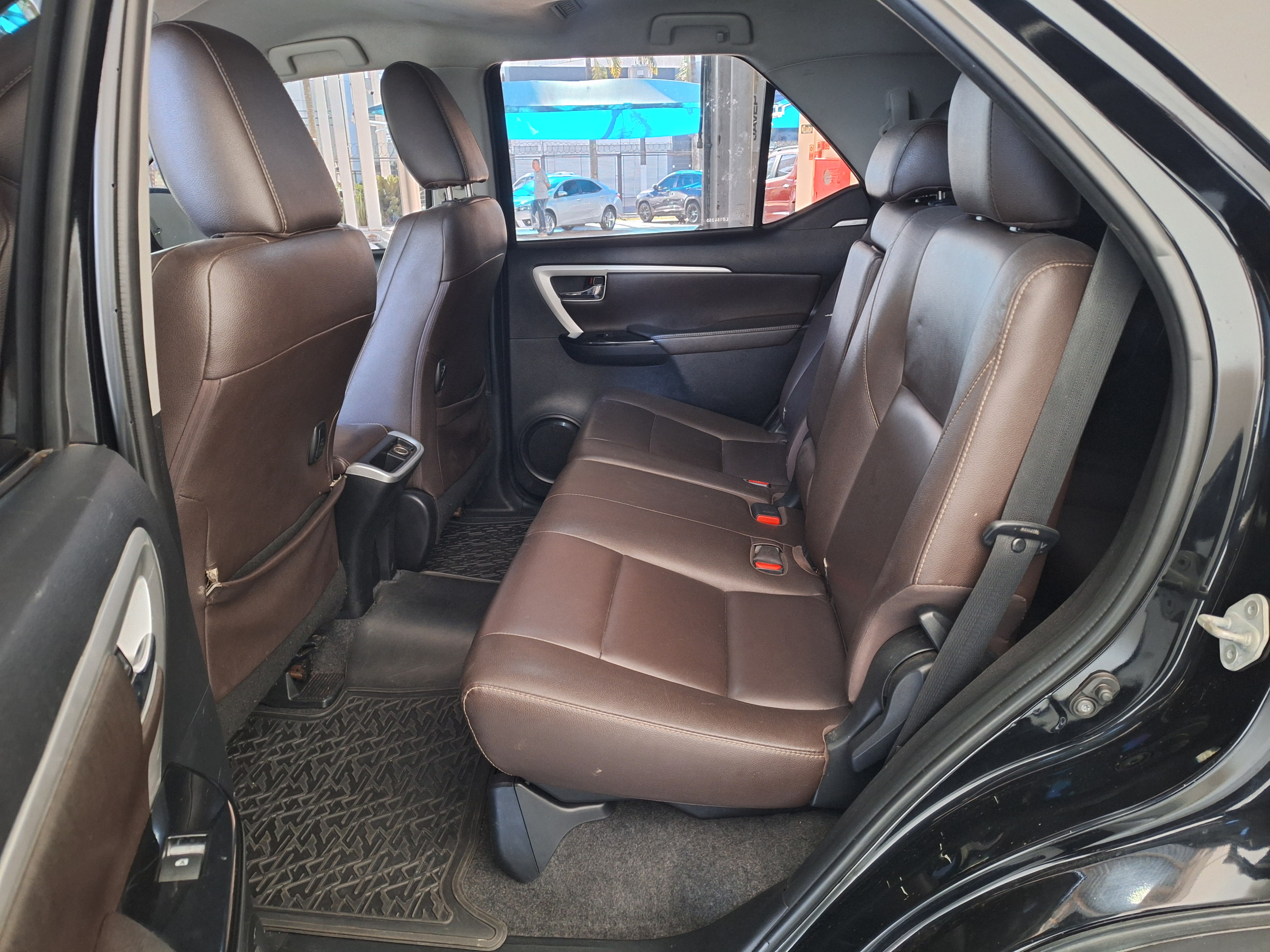 Toyota-HILUX SW4-2.7 SRV 7 LUGARES 4X2 16V FLEX 4P AUTOMÁTICO
