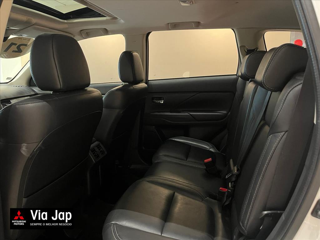 Mitsubishi-OUTLANDER-3.0 MIVEC V6 GASOLINA HPE-S AWD AUTOMÁTICO
