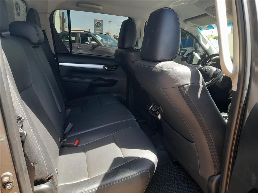 HILUX 2.8 D-4D TURBO DIESEL CD SRX 4X4 AUTOMÁTICO9