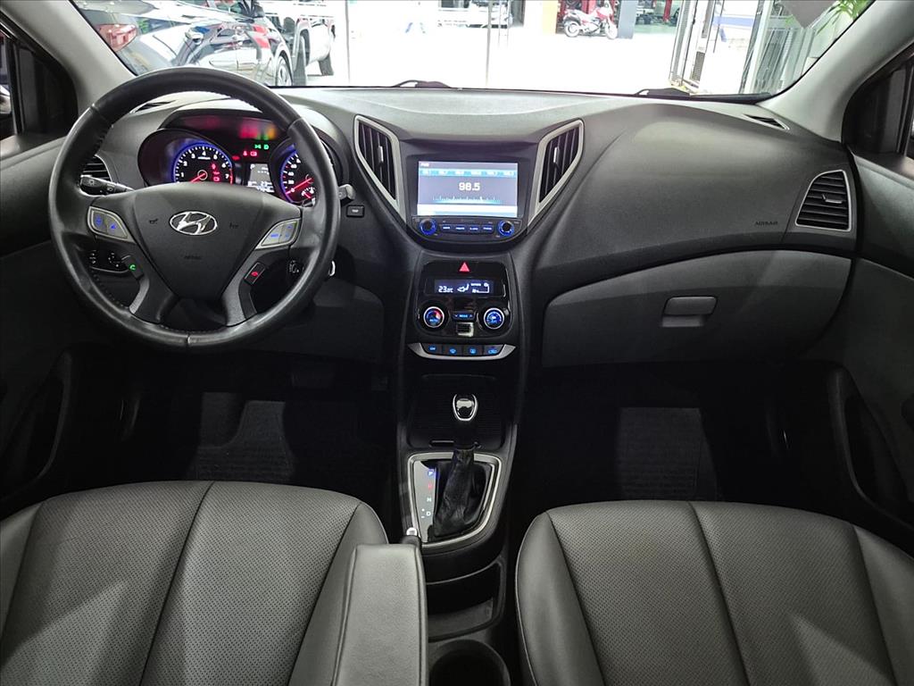 Hyundai-HB20S-1.6 PREMIUM 16V FLEX 4P AUTOMÁTICO