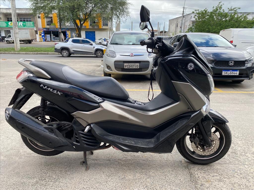 YAMAHA NMAX foto 2