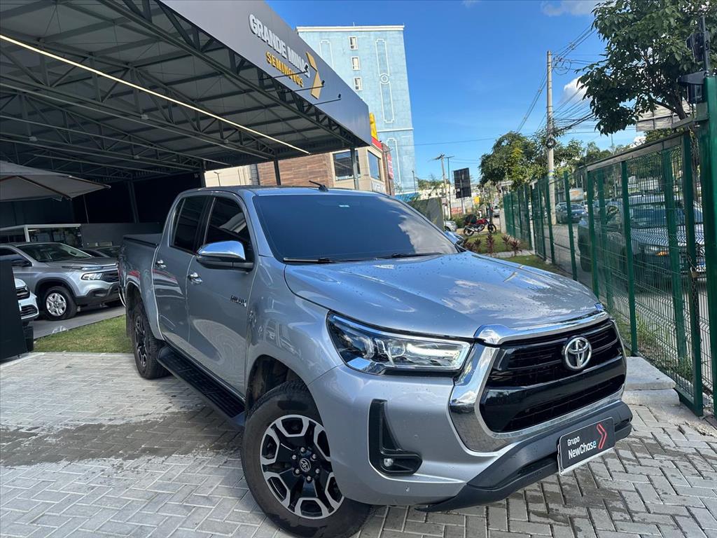 TOYOTA HILUX 2.8 D-4D TURBO DIESEL CD SRV 4X4 AUTOMÁTICO