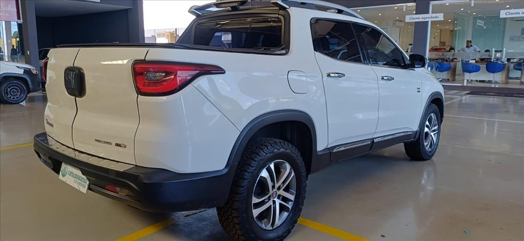 TORO 2.0 16V TURBO DIESEL VOLCANO 4WD AT93