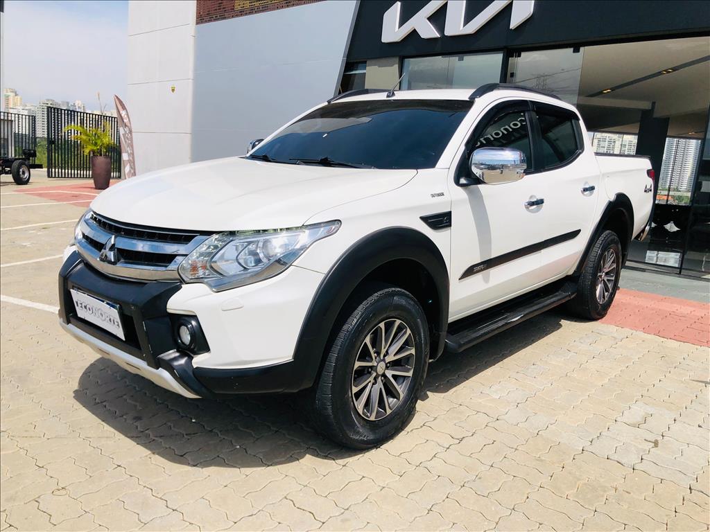 L200 TRITON 2.4 16V TURBO DIESEL SPORT HPE-S CD 4P 4X4 AUTOMÁTICO