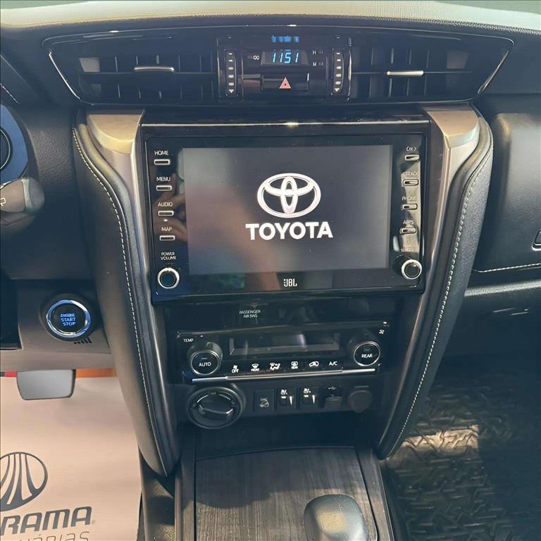 HILUX SW4 2.8 D-4D TURBO DIESEL SRX 4X4 AUTOMÁTICO9