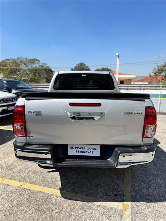 HILUX 2.8 D-4D TURBO DIESEL CD SR 4X4 AUTOMÁTICO4