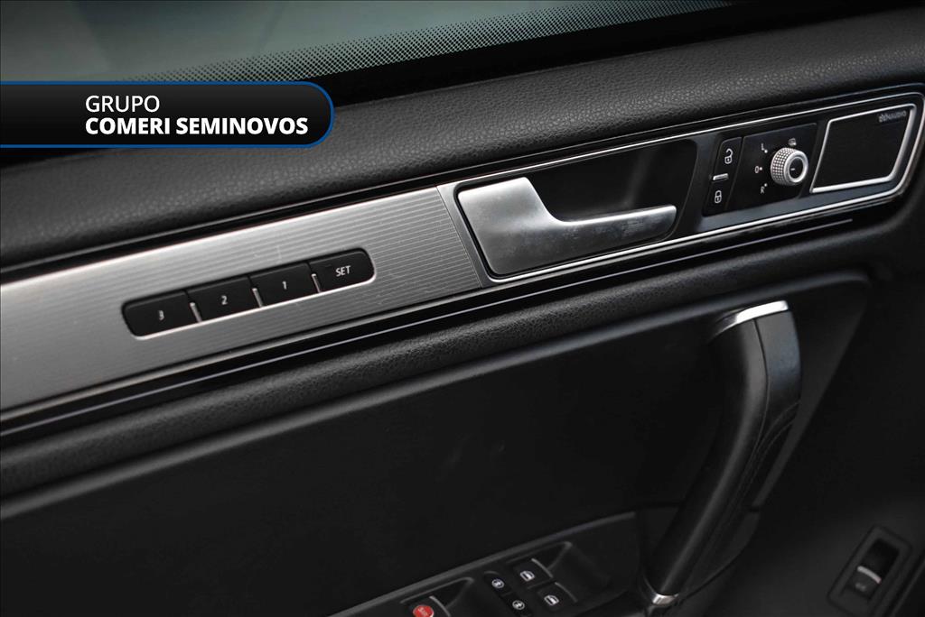 TOUAREG 4.2 R LINE V8 32V GASOLINA 4P TIPTRONIC19