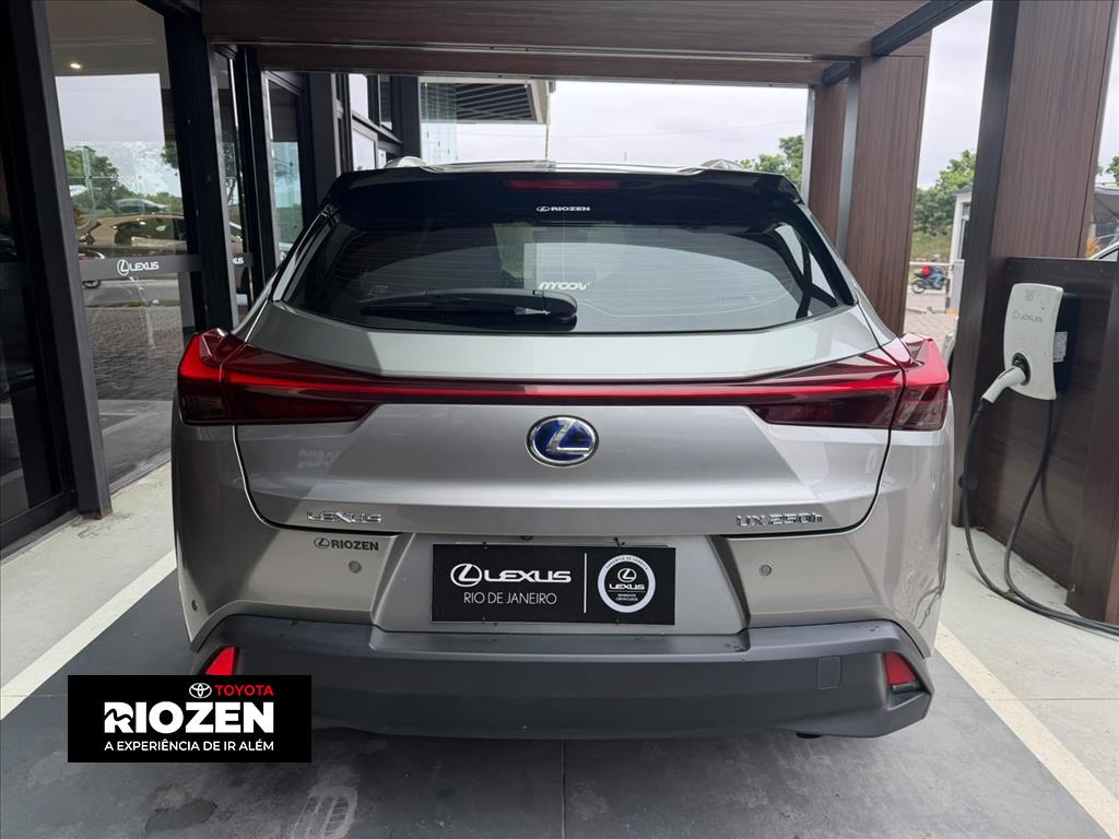 UX 250h 2.0 VVT-I HYBRID LUXURY CVT3