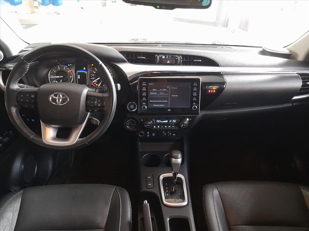 HILUX 2.8 D-4D TURBO DIESEL CD SRX 4X4 AUTOMÁTICO8