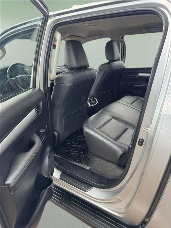 HILUX 2.8 D-4D TURBO DIESEL CD SRV 4X4 AUTOMÁTICO12