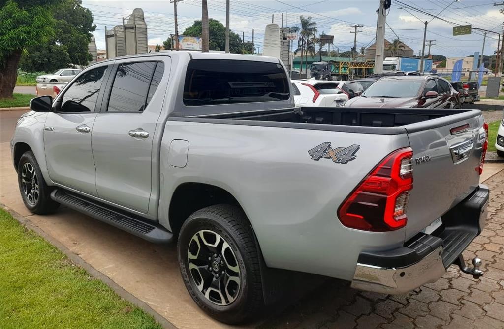 HILUX 2.8 D-4D TURBO DIESEL CD SRV 4X4 AUTOMÁTICO5