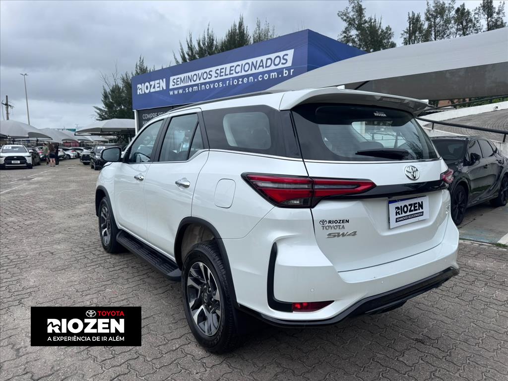 HILUX SW4 2.8 D-4D TURBO DIESEL SRX PLATINUM 7L 4X4 AUTOMÁTICO2