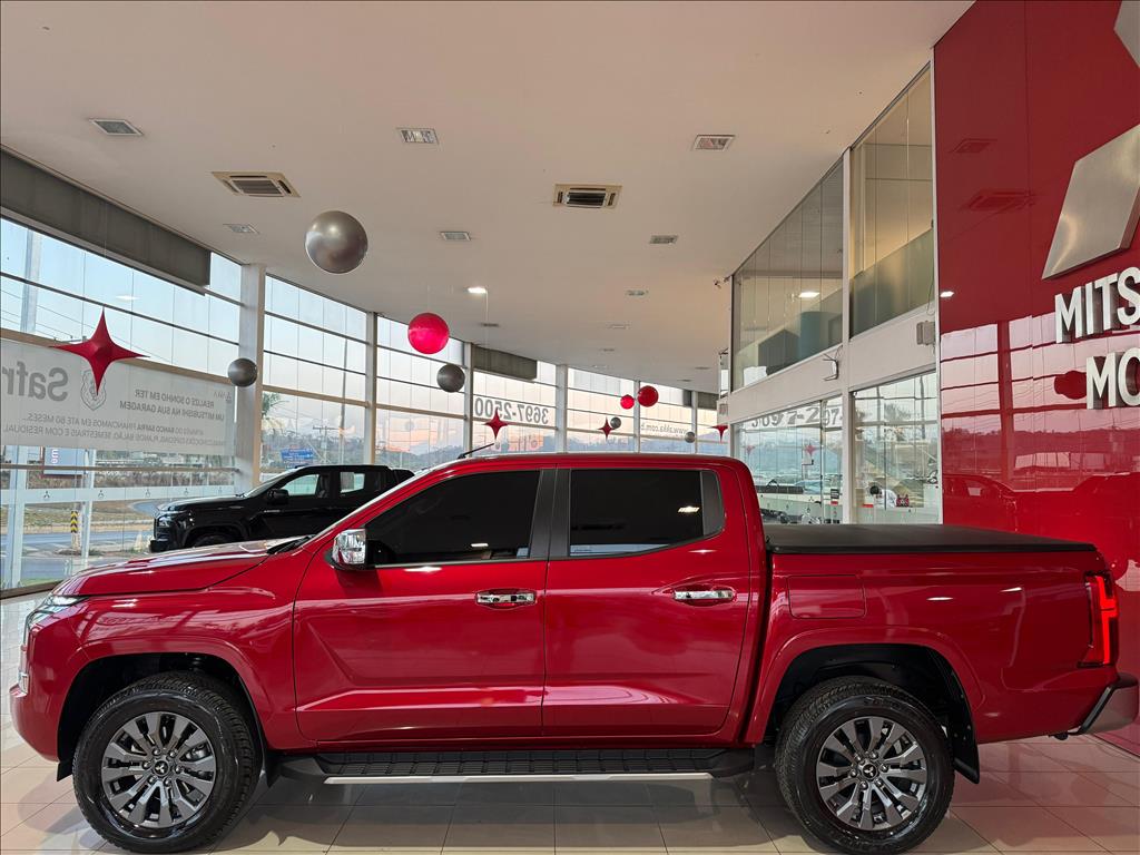 Mitsubishi-TRITON-2.4 BITURBO DIESEL CD HPE-S 4X4 AUTOMÁTICO