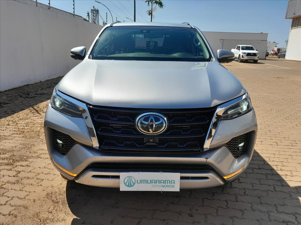 HILUX SW4 2.8 D-4D TURBO DIESEL SRX 7L 4X4 AUTOMÁTICO1