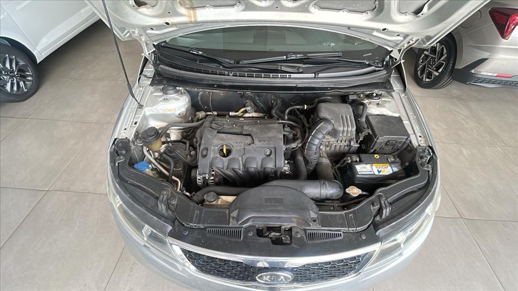 CERATO 1.6 EX3 SEDAN 16V GASOLINA 4P MANUAL16